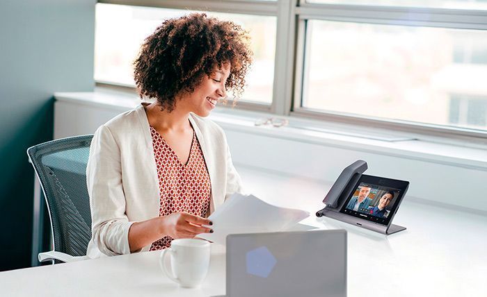 Crestron Flex Phones Microsoft Teams 1