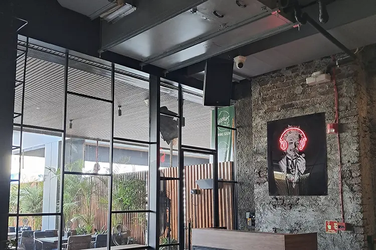 HH Audio restaurante 8 HI