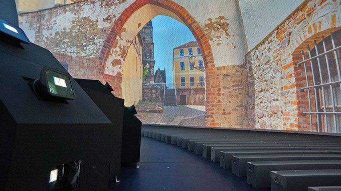 DigitalProjection GredingDom 1
